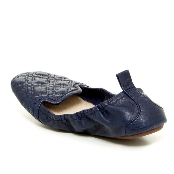 Ugg Australia Women's Size 6 Isbella  Blue Flat Shoe - Picture 3 of 3